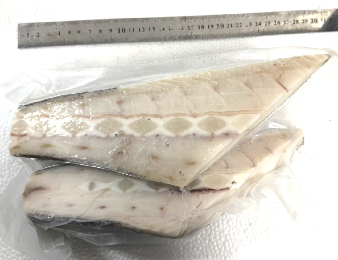 黑長鯧尾部剖半350-500g-10kg*1件(1500)-特價❤️(南極)