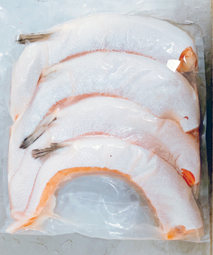 鮭魚肚條5cm上-1.3kg*1包(500)